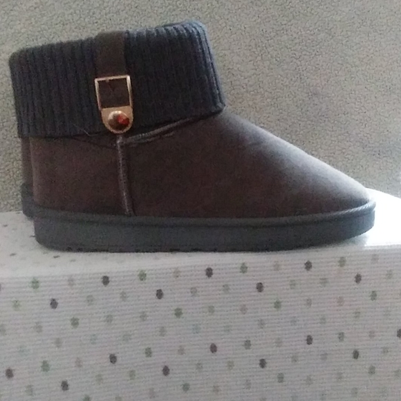 Shoes - Women's boots